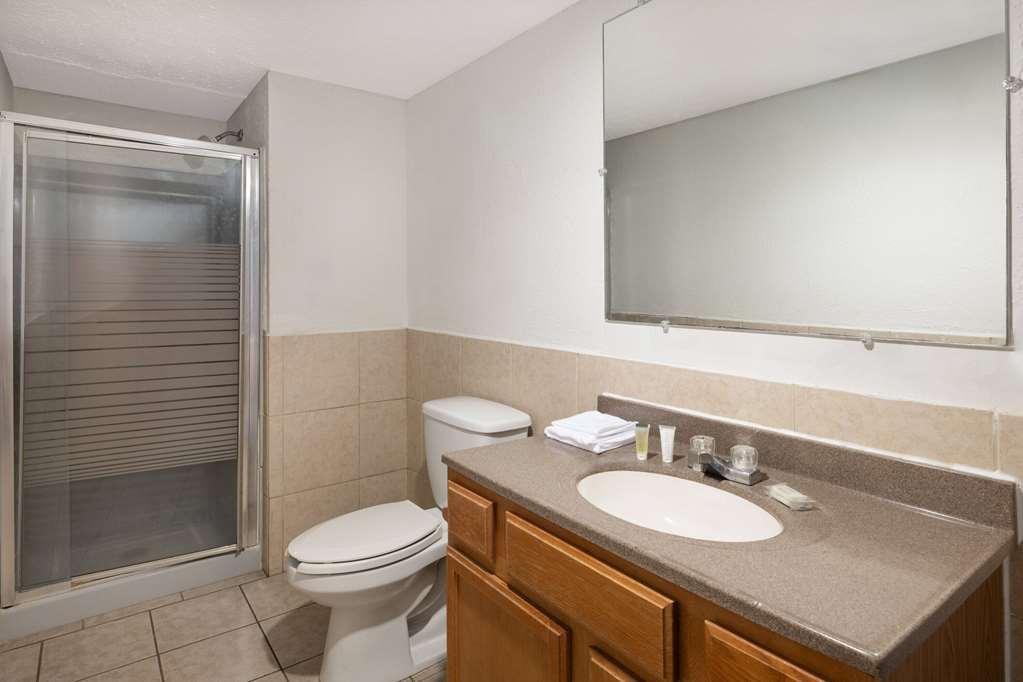 Rodeway Inn Youngstown Phòng bức ảnh